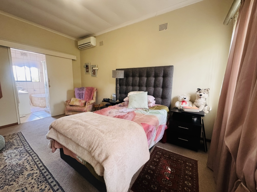 To Let 4 Bedroom Property for Rent in Goedehoop Western Cape